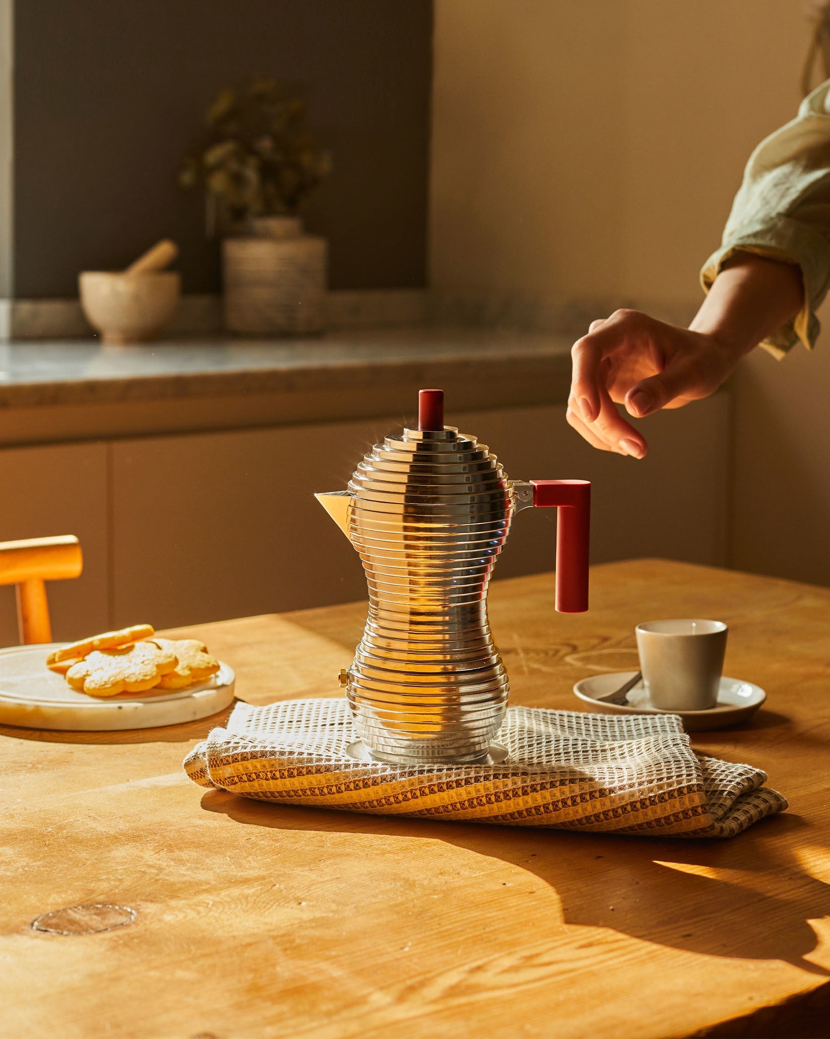 Alessi Pulcina Moka Pot 1 Fincan – Siyah – görsel 2