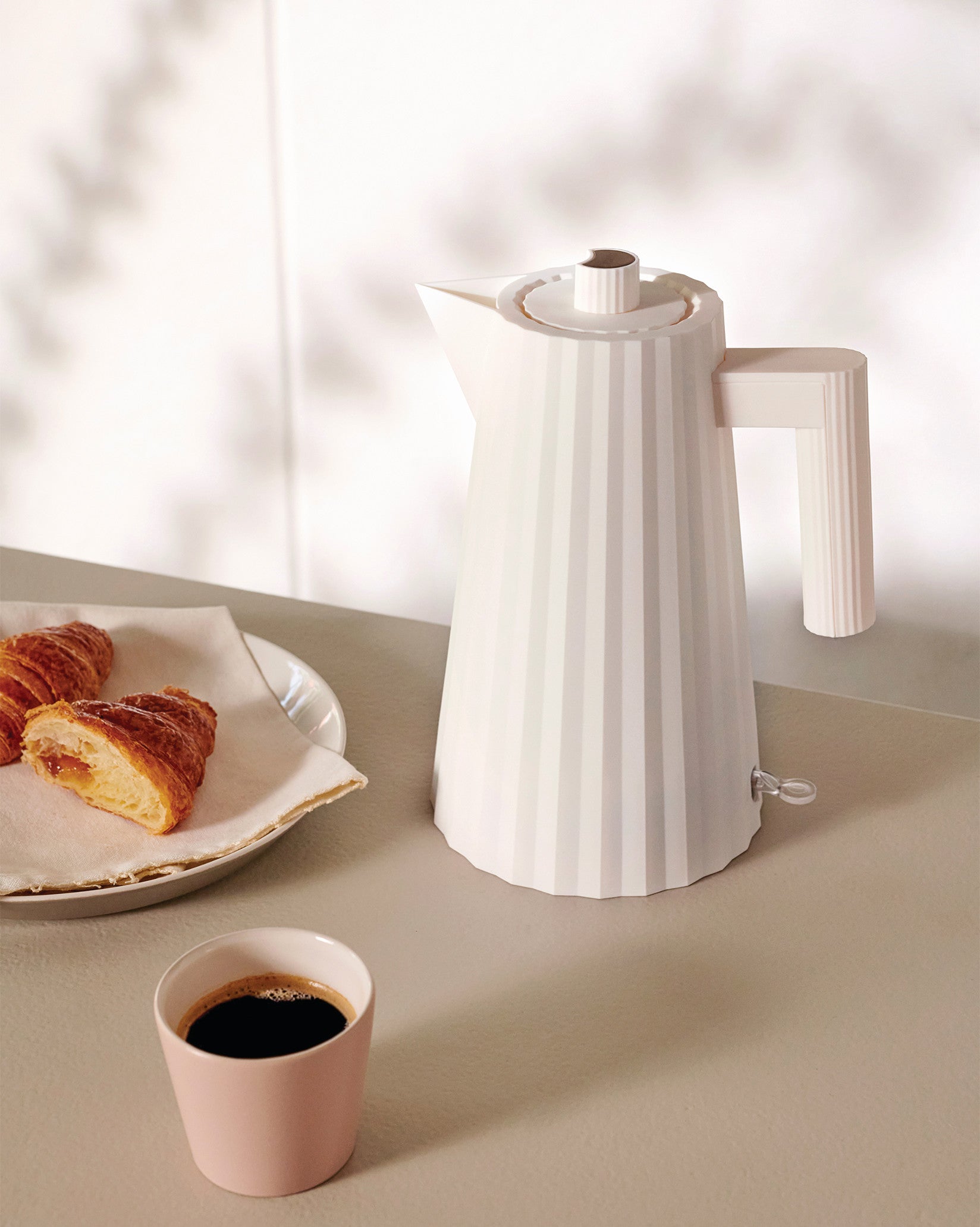 Alessi Plissé Elektrikli Kettle 1 L – Beyaz – görsel 2