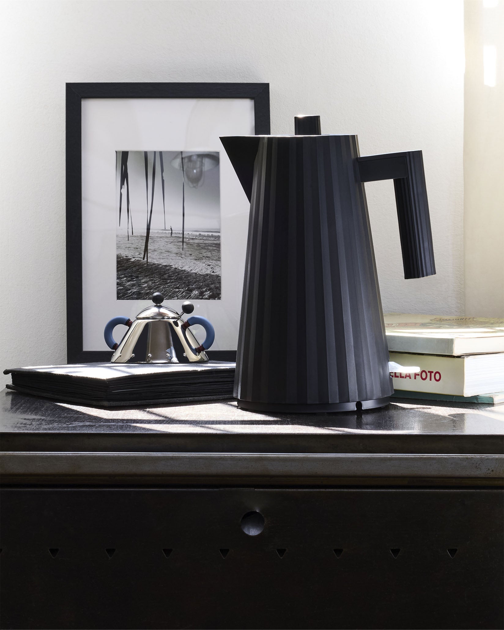 Alessi Plissé Elektrikli Kettle 1 L – Siyah